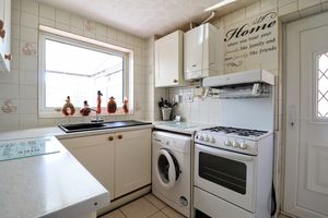 Kitchen- click for photo gallery